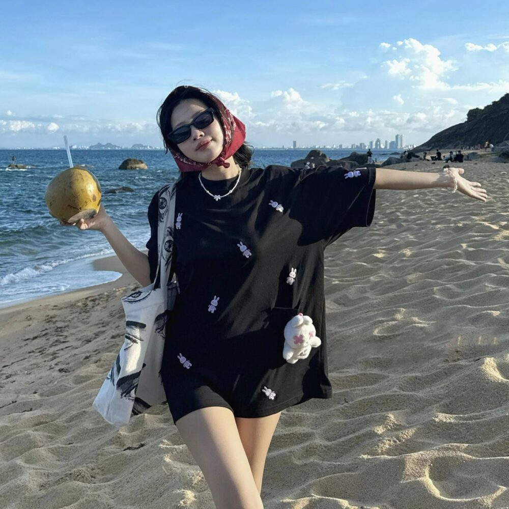 Black Graphic T-Shirt Dress "Bunny Chill" DR701